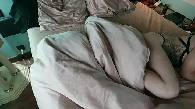 Noya – webcam model profile photo Image 11