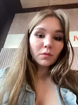 alanna_Micheles – webcam model profile photo Image 15