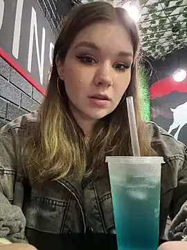 alanna_Micheles – webcam model profile photo Image 16