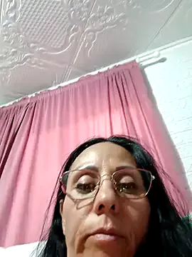 ThickyMinajxx – webcam model profile photo Image 9