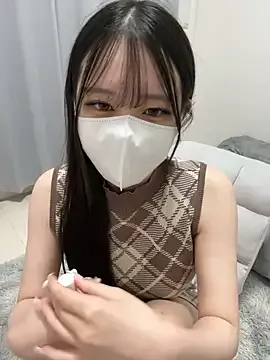 LauraFord – webcam model profile photo Image 4