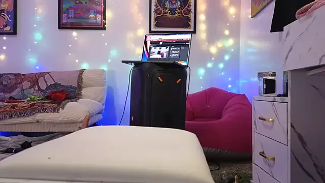 ManuelaKovalenko – webcam model profile photo Image 4