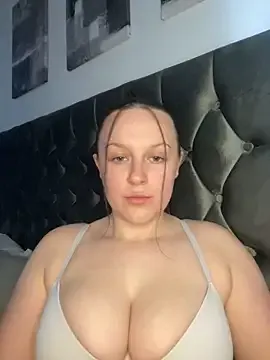 SkyLumen – webcam model profile photo Image 6