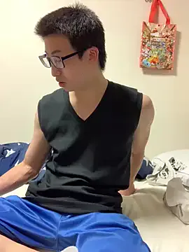 YU-KI00 – webcam model profile photo Image 2