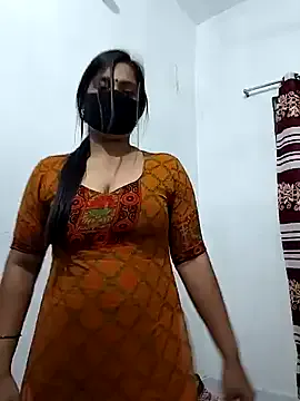 SienaCruz – webcam model profile photo Image 2