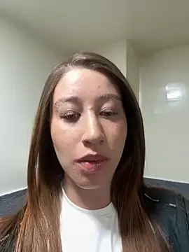 CassieGil – webcam model profile photo Image 5