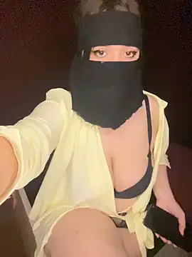 AmyBelmontt – webcam model profile photo Image 7