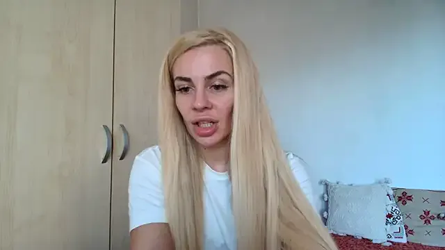 CassieGil – webcam model profile photo Image 5