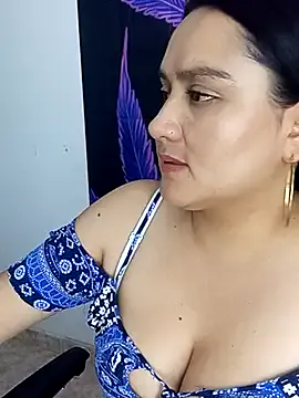 KaraNoir – webcam model profile photo Image 11