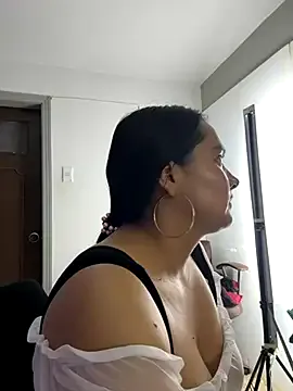 KaraNoir – webcam model profile photo Image 17