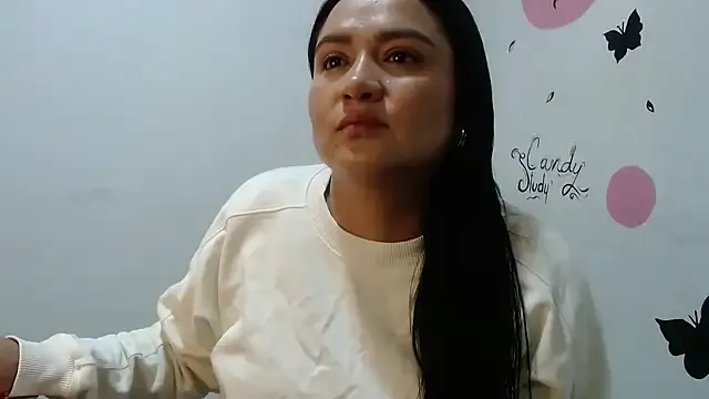 KaraNoir – webcam model profile photo Image 3