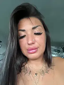 miamellycious – webcam model profile photo Image 10