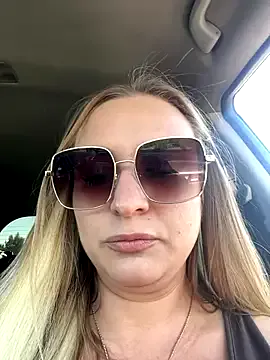 miamellycious – webcam model profile photo Image 8