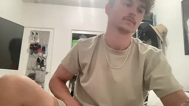 RYUTA_9911 – webcam model profile photo Image 3