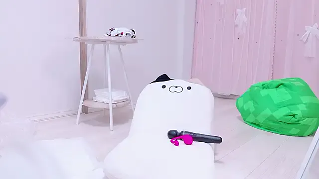 magic_rousse – webcam model profile photo Image 15