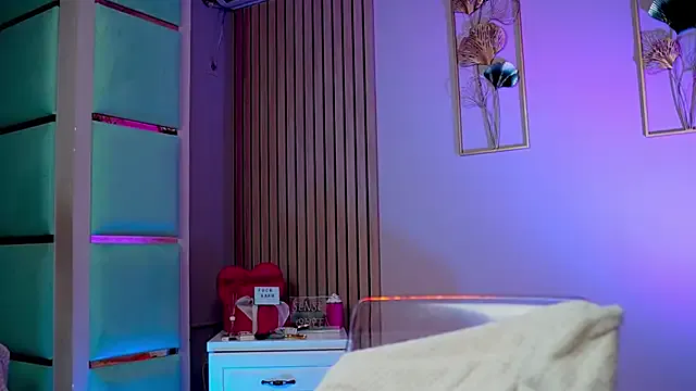 EmilyHunnter – webcam model profile photo Image 8