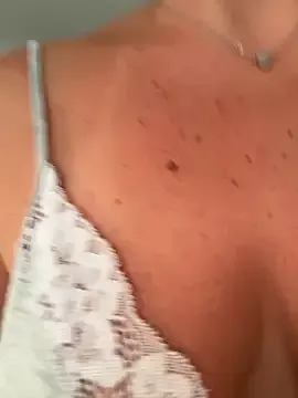 NiaPineda – webcam model profile photo Image 6