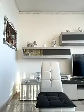 NiaPineda – webcam model profile photo Image 7