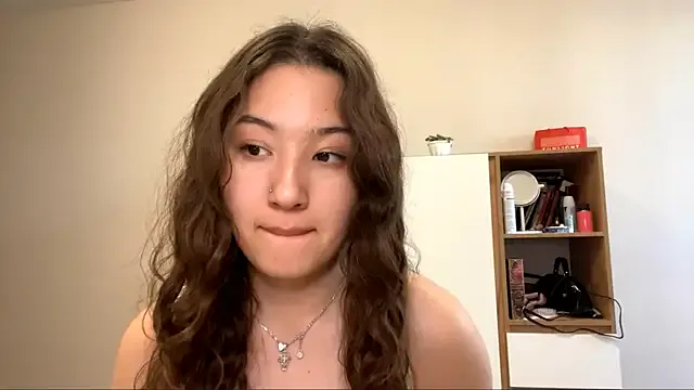 AmyBelmontt – webcam model profile photo Image 10