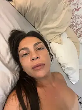 Alikams – webcam model profile photo Image 2