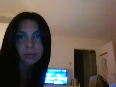 Alikams – webcam model profile photo Image 4