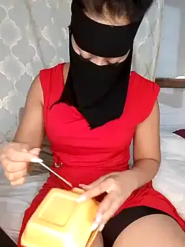 AmyBelmontt – webcam model profile photo Image 11