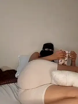 AmyBelmontt – webcam model profile photo Image 18