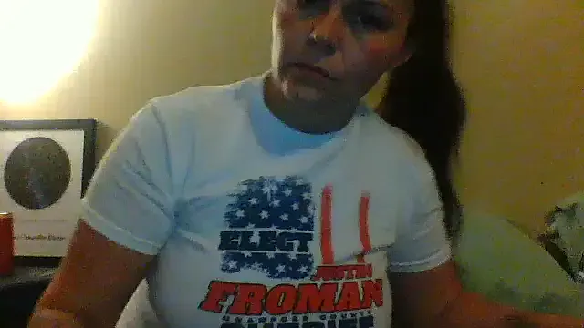 NiaPineda – webcam model profile photo Image 17