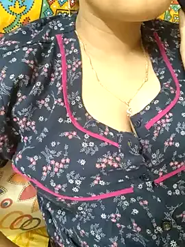 SofiaJoy – webcam model profile photo Image 7