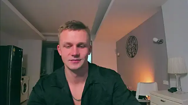 CHERRY_2HOT2HANDLE – webcam model profile photo Image 6