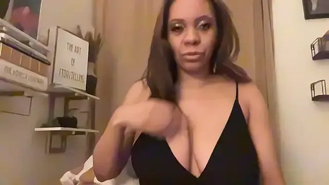 GreciaMorgan – webcam model profile photo Image 11