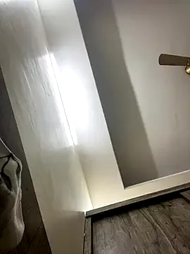 IsabelaJohnson – webcam model profile photo Image 2