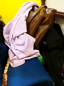 Noya – webcam model profile photo Image 10