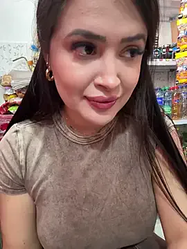 CurvyAnonymousGirl89 – webcam model profile photo Image 11