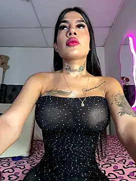 Amylewiss – webcam model profile photo Image 3