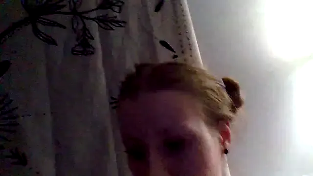 sarah2007 – webcam model profile photo