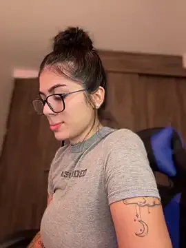 Aurorashadow – webcam model profile photo Image 3