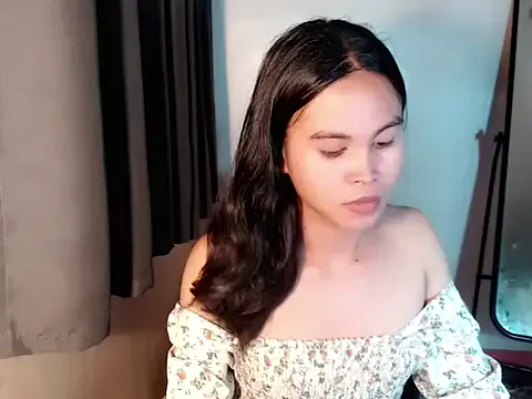 LunaKrismas – webcam model profile photo Image 3