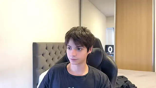 trainwithme – webcam model profile photo Image 12