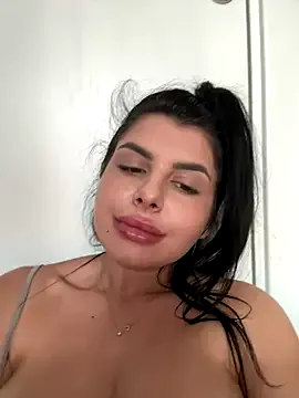 Tinny_floor – webcam model profile photo Image 3