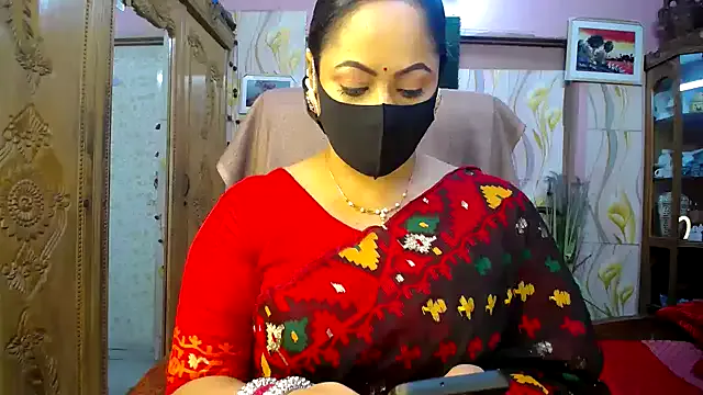 SophieBlaake – webcam model profile photo Image 17