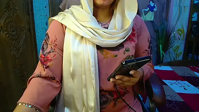 SophieBlaake – webcam model profile photo Image 3