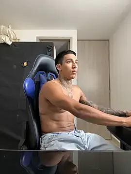 tai_fun – webcam model profile photo Image 7