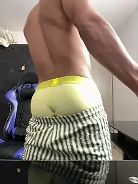 tai_fun – webcam model profile photo Image 9