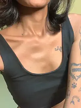 XxAlliGirlNextDoor – webcam model profile photo Image 6