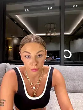 XxAlliGirlNextDoor – webcam model profile photo Image 17