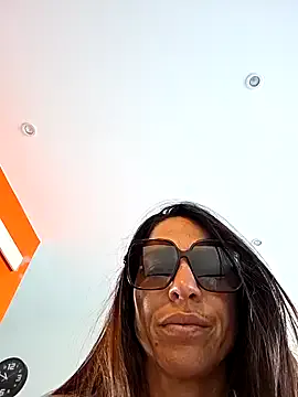 oxo_yuna_oxo – webcam model profile photo Image 11