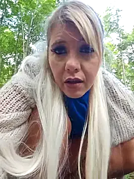 curvyfunlover – webcam model profile photo Image 3