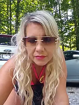 curvyfunlover – webcam model profile photo Image 6