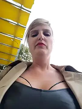 AmyBelmontt – webcam model profile photo Image 19